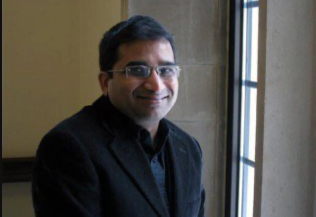 Dr. Ratnadeep Suri